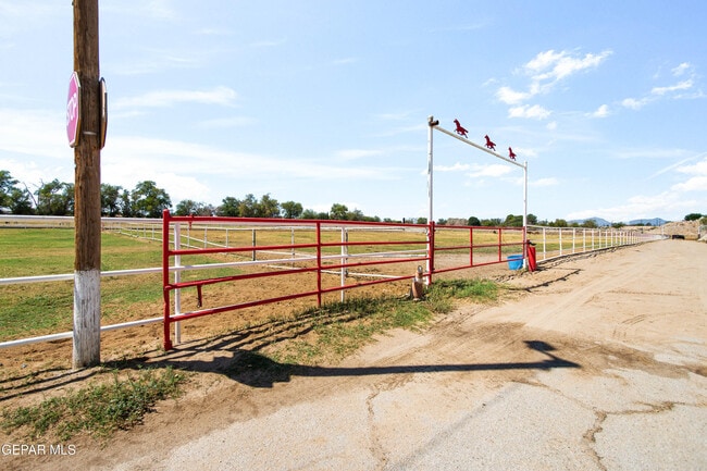 Building Photo - 8614 Holmsley Trail
