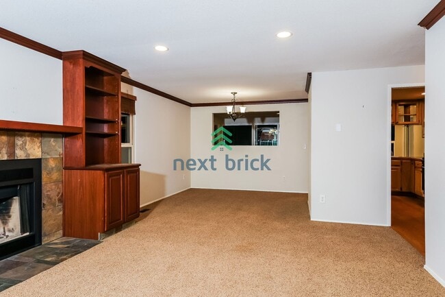 Building Photo - 3 Bed and 2 Bath Stunning Single-family Home is Available for Rent!