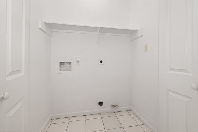 Building Photo - 4018 Timber Corner