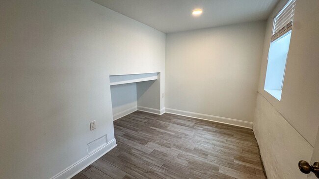 Building Photo - 7423-7429 Hampson - 7423 Basement Left