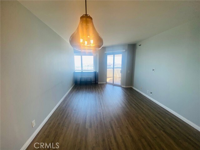 Building Photo - 525 E Seaside Way