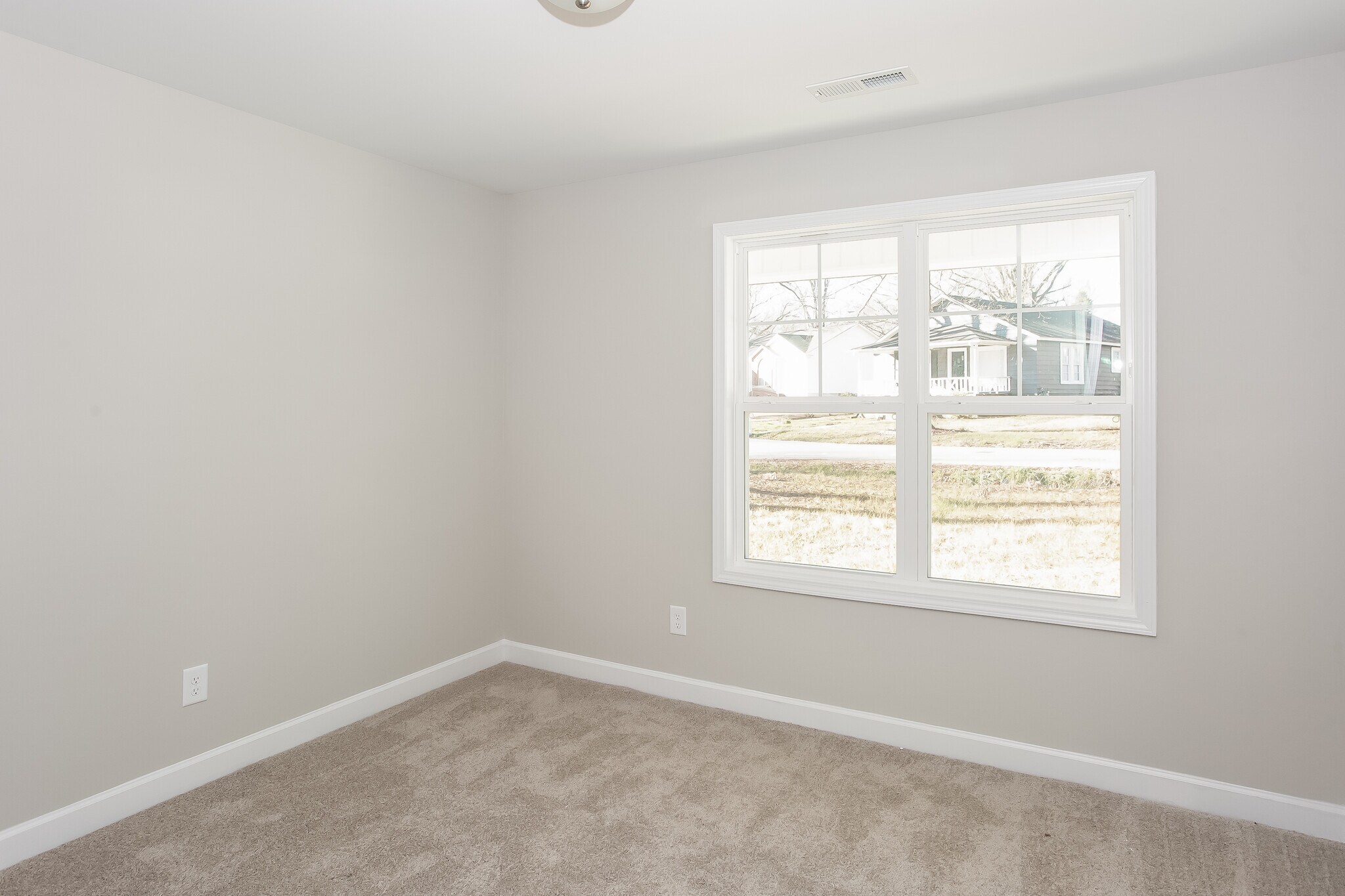 Building Photo - 1222 Kenly St