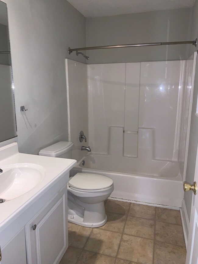Building Photo - Duplex In The Heart Of Summerville!