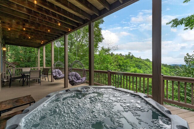 Building Photo - 49 Valley Dr