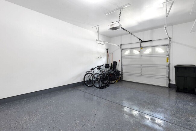 Building Photo - Stunning 3BR/3.5BA Townhome | 2,300+ Sq Ft...