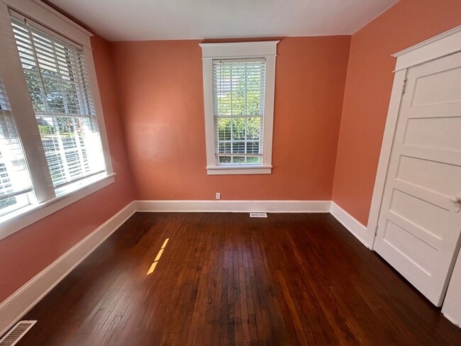 Building Photo - 2427 Sulton St