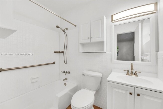Building Photo - 4090 SW 69th Ave
