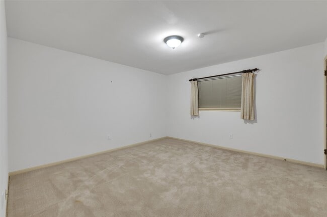 Building Photo - 3810 Glenheather Dr