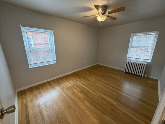 Building Photo - 3809 Beechwood Blvd