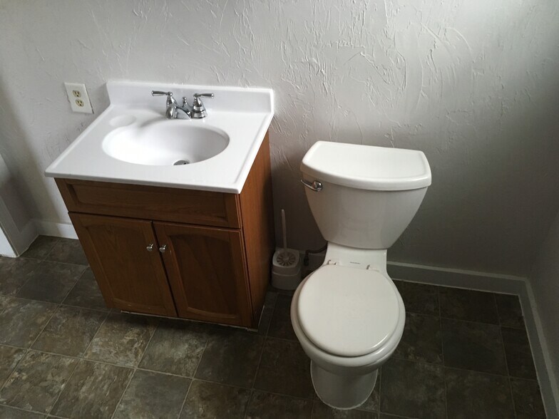 Building Photo - 98 W 29th Ave