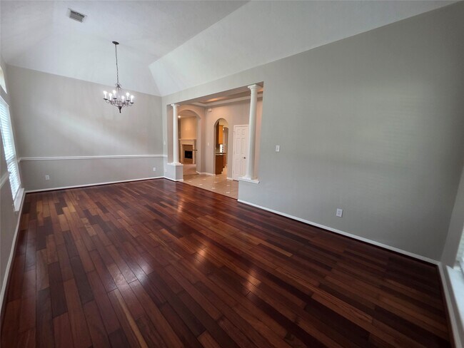 Building Photo - 5218 Cottonwood Creek Ln