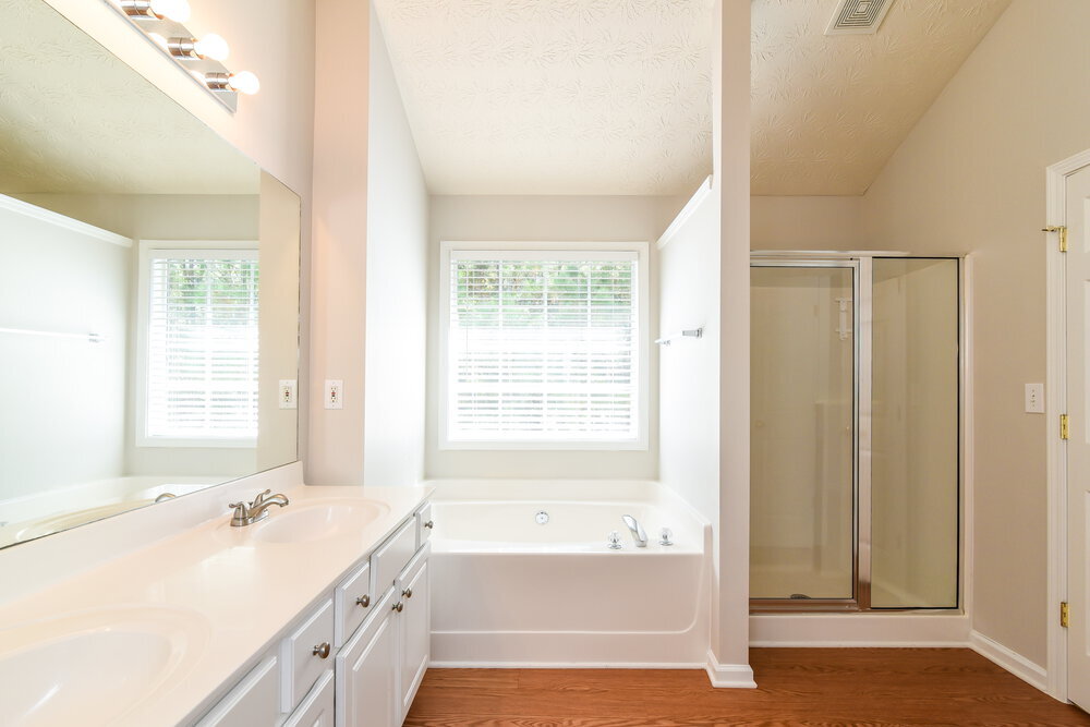 Building Photo - 425 Clairidge Ln SW