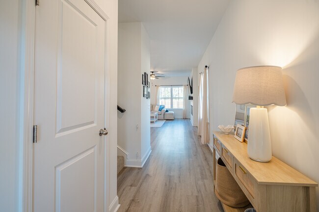 Building Photo - 63 Buckingham Dr