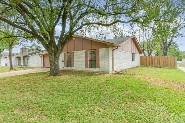 Building Photo - 5402 Dunnethead Dr