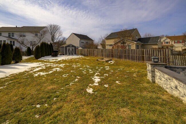 Building Photo - Luxurious Single Family Home in Emerald Farm