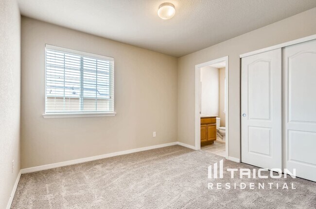 Building Photo - 161 N Newbern Way