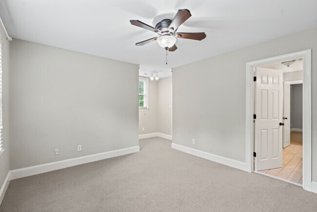 Building Photo - 3833 Denmeade Dr