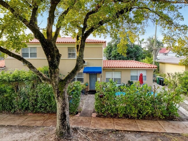 Building Photo - 400 Cadima Ave