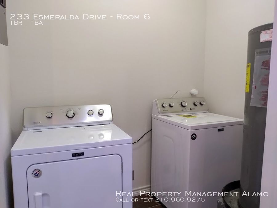 Building Photo - 233 Esmeralda Dr
