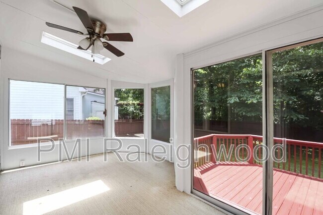 Building Photo - 301 Perry Creek Dr