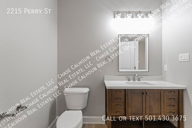 Building Photo - 2215 Perry St