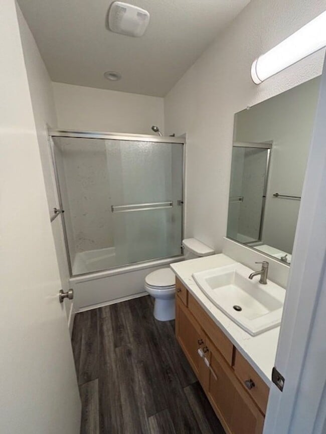 Building Photo - 1758 Thea Ave