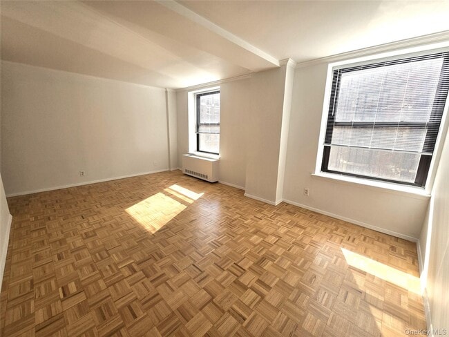 Building Photo - 201 W 74th St