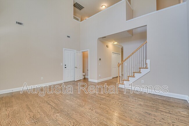 Building Photo - 200 Kline St NW