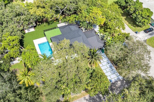 Building Photo - 11340 SW 74th Ct