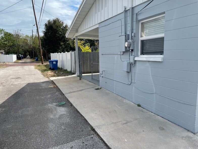 Back of unit - 3815 1st Avenue North