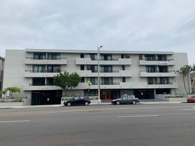 Building Exterior Picture - Glen Arbor Villas