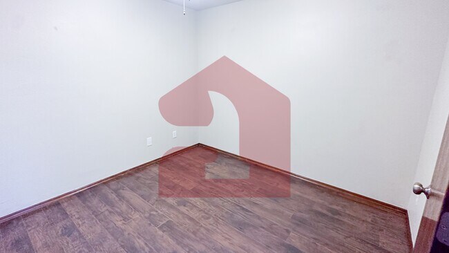 Building Photo - 1704 January Pl