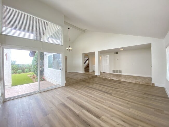 Building Photo - Spacious Home in La Costa with Nice View!!