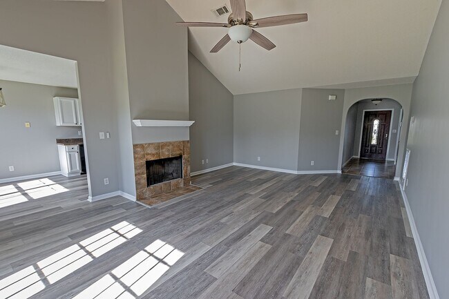 Building Photo - 364 McDonald Dr
