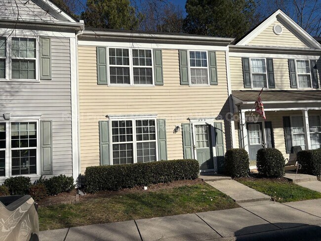 Building Photo - 504 Canyon Lake Cir