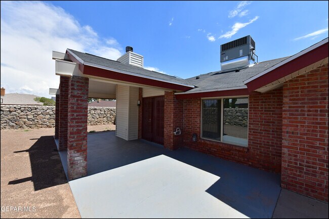 Building Photo - 4526 Monahans Dr