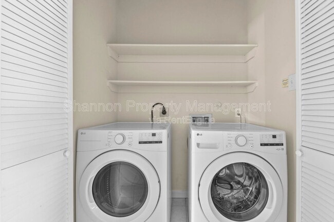 Building Photo - 5343 Kiam St