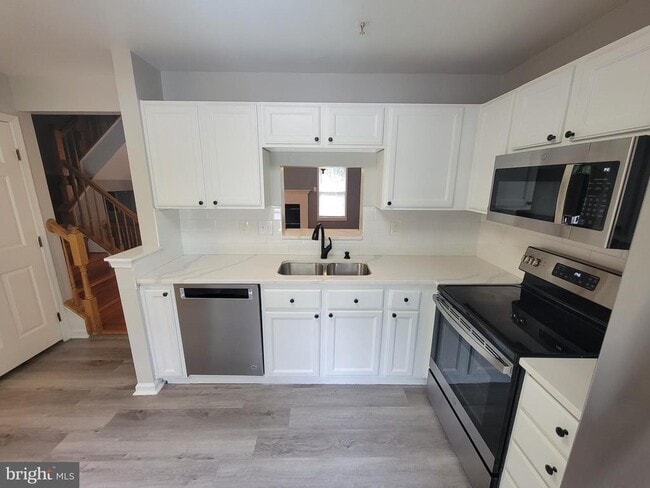 Building Photo - 8702 Castlerock Ct