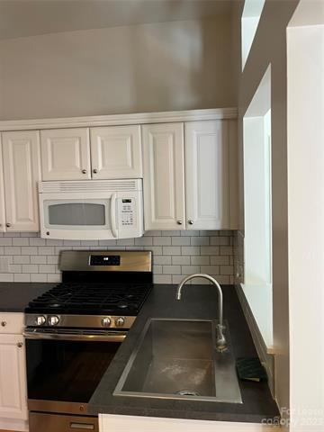 Building Photo - 2114 Crescent Ave