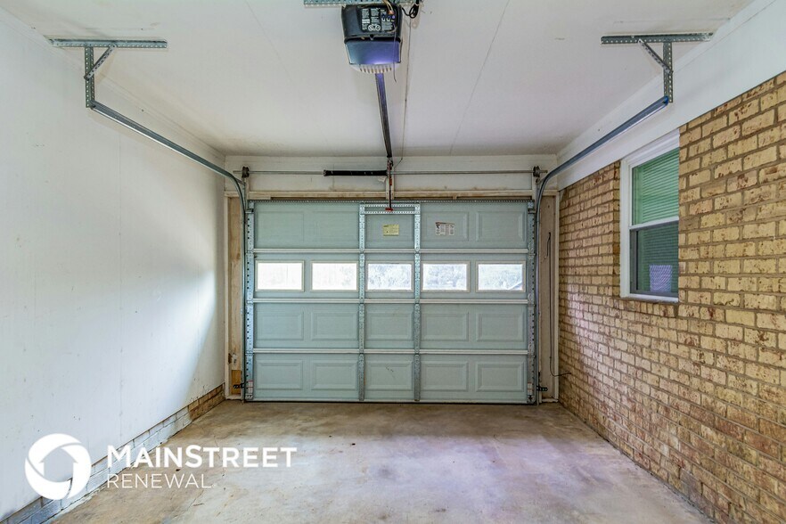 Building Photo - 1023 Delray St