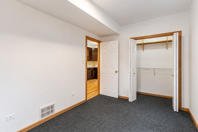 Building Photo - 1343 N Leavitt St