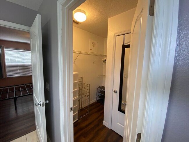 Building Photo - Valentine's Day Rent Special-Wonderful 2/2 Townhome w/ Pond View in St. Cloud