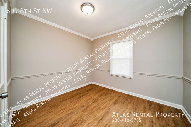 Building Photo - 609 8th St NW