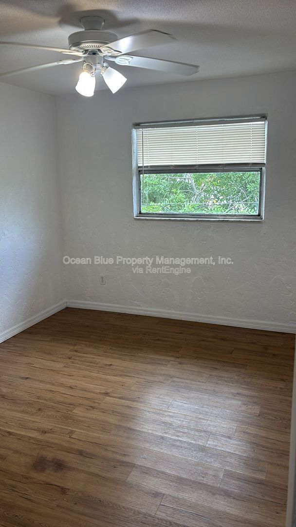 Building Photo - 1942 Passaic Ave