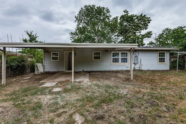 Building Photo - 2908 Scottsbluff Dr