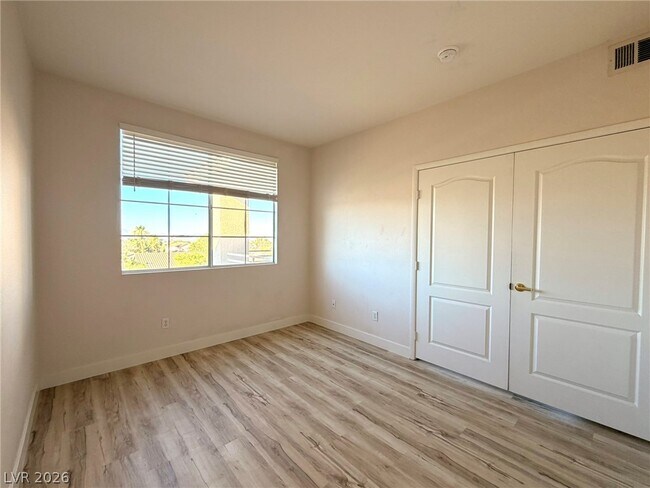 Building Photo - 9901 Trailwood Dr