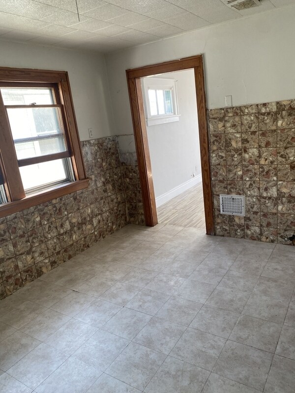 Building Photo - 28 Blum Ave
