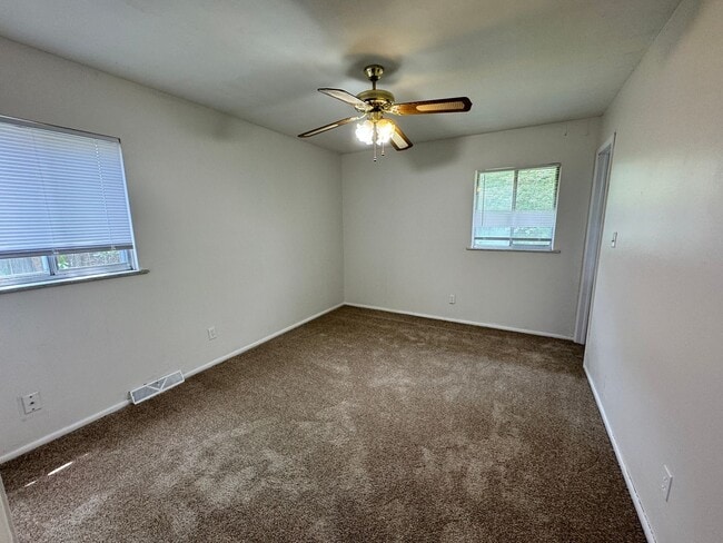 Building Photo - 119 Northlane Dr