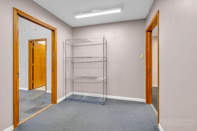 Building Photo - 483 NC-105 Extension