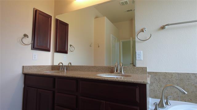 Building Photo - 300 Dorset Ct